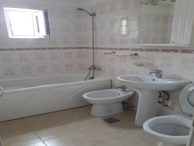 Zona Donici,Botosani,Botosani,Romania,3 Bedrooms Bedrooms,4 Rooms Rooms,2 BathroomsBathrooms,Apartament 4+ camere,2,1977