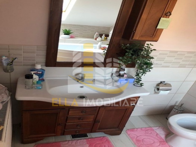 Zona Grivita, Botosani, Botosani, Romania, 3 Bedrooms Bedrooms, 4 Rooms Rooms,1 BathroomBathrooms,Apartament 4+ camere,De vanzare,2839