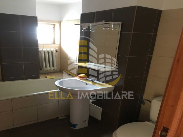 Zona Piata Mare, Botosani, Botosani, Romania, 3 Bedrooms Bedrooms, 4 Rooms Rooms,1 BathroomBathrooms,Apartament 4+ camere,De vanzare,4,3834