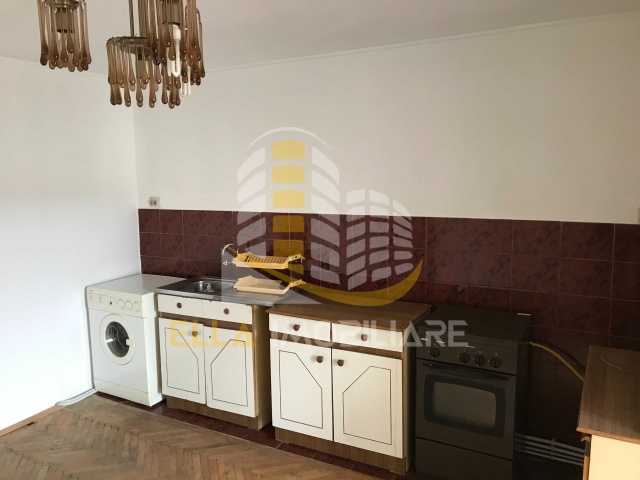 Zona Piata Mare, Botosani, Botosani, Romania, 3 Bedrooms Bedrooms, 4 Rooms Rooms,1 BathroomBathrooms,Apartament 4+ camere,De vanzare,4,3834